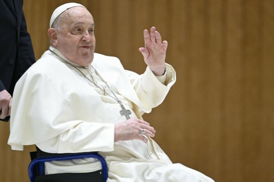 Catequesis del Papa: Debemos liberarnos de las cargas que nos alejan de Dios