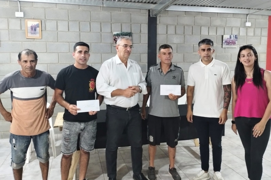 Calvo recorrió instituciones deportivas de Frontera
