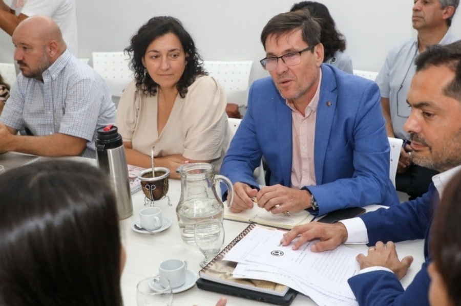 Paritaria docente: “Estamos haciendo el mayor esfuerzo en base a los ingresos reales de la Provincia”