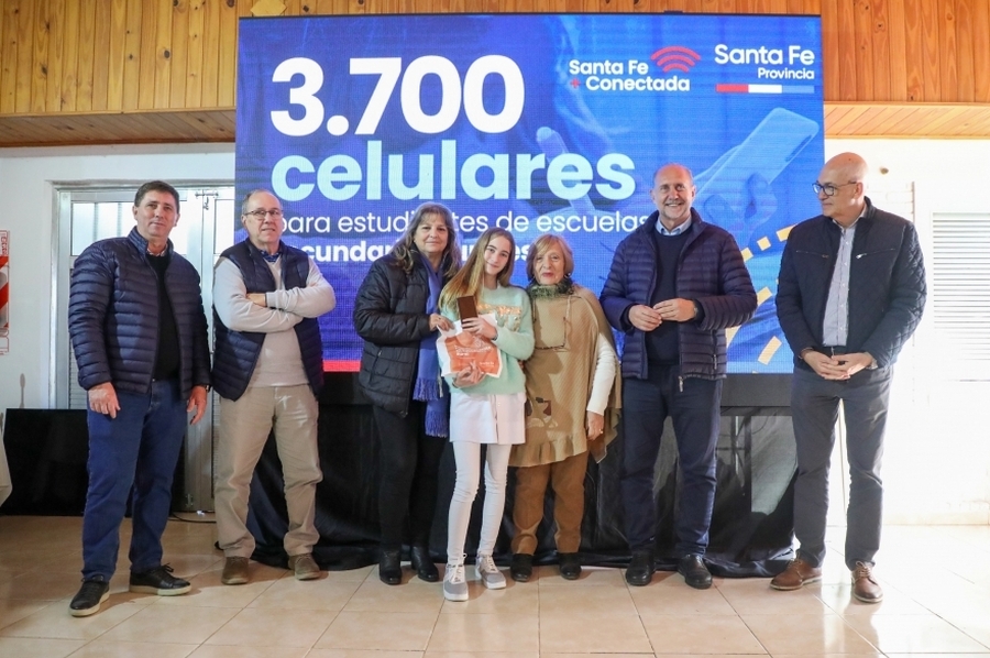 Avanza la entrega de dispositivos tecnológicos a estudiantes de escuelas secundarias rurales
