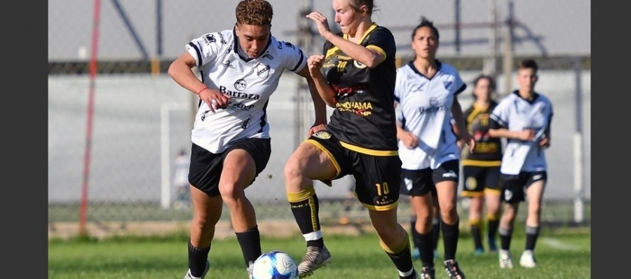 Profesionalizar el fútbol femenino