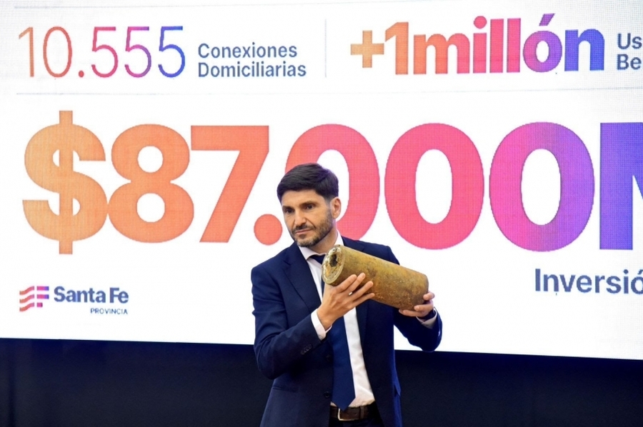 Pullaro anunció “una inversión histórica para resolver problemas de décadas en el servicio de agua y cloacas”