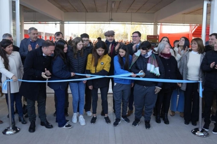 Pullaro inauguró otra escuela: “En Santa Fe mostramos que estamos de pie y apostamos a la educación”