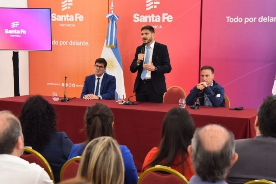 Pullaro: “Los docentes que quieran trabajar son los que con nosotros van a mejorar sus salarios”