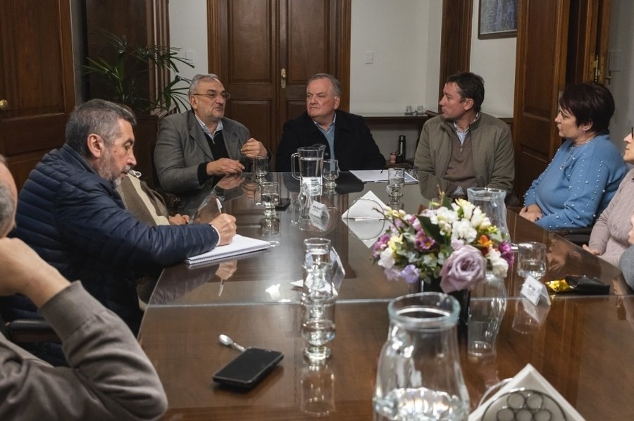 Senadores recibieron a representantes de ADESU por el estado de la RN 34