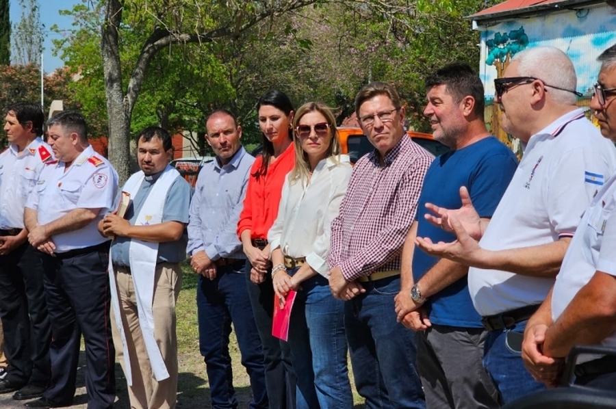 Borla destacó la entrega de un vehículo para los bomberos de Gobernador Crespo