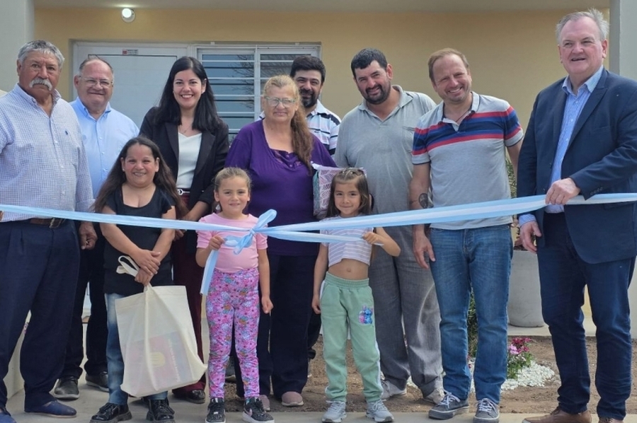 Michlig y Crivelli visitaron San Guillermo para inaugurar viviendas y recorrer obras en marcha