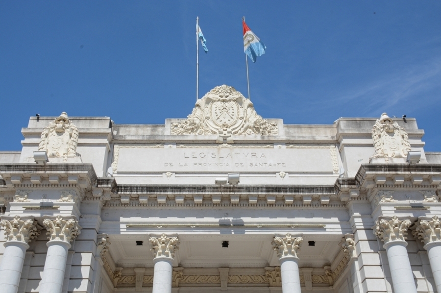 Homenaje del Senado a Víctor Félix Reviglio y Luis Alberto Cáceres