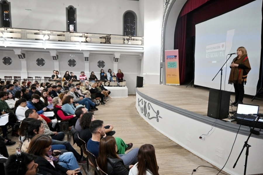 Cien estudiantes secundarios participaron del Encuentro Provincial de Jóvenes Protagonistas