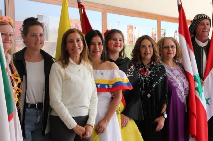 Provincia acompaña la Fiesta de las Colectividades de Esperanza