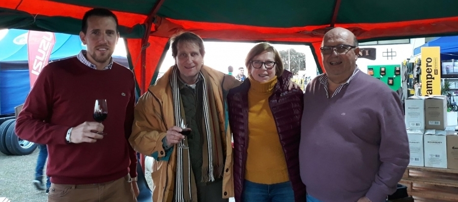 Con la compañía y visitas de amigos