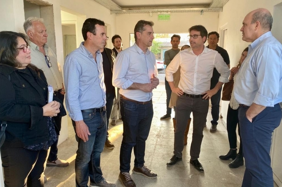 El ministro Capitani y el representante del BID en Argentina recorrieron las obras de un nuevo espacio de primera infancia en Santa Fe