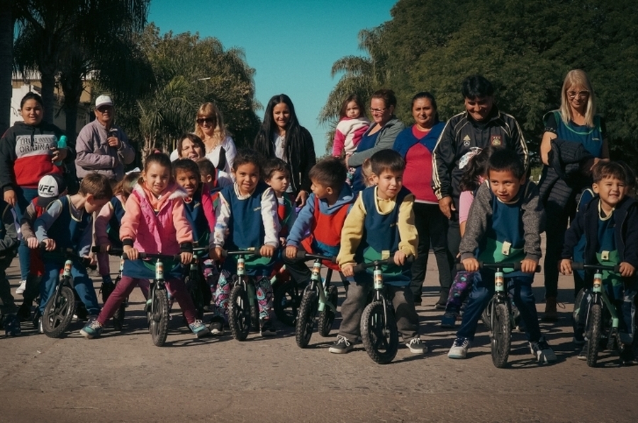 Día Mundial de la Bicicleta: la provincia desarrolló actividades en las localidades de Emilia y Calchaquí