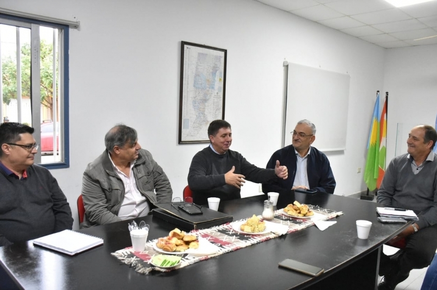 Reunión de Presidentes Comunales y Senadores Provinciales para analizar la importancia de darle continuidad a la obra en la RP 70 como ruta segura
