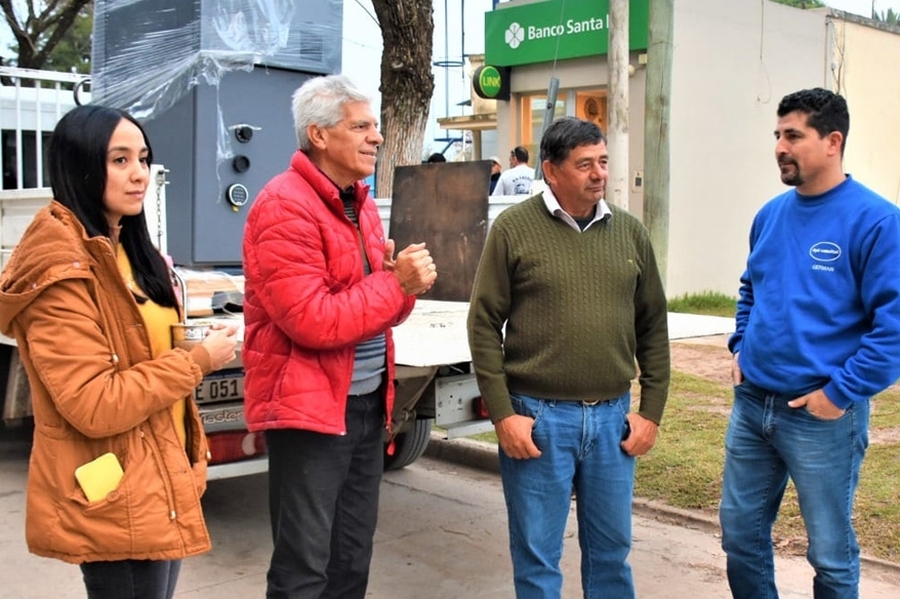 Llegó un nuevo cajero automático para Alejandra