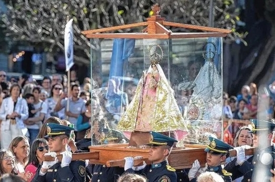 Paraná: en su fiesta patronal, la imagen de la Virgen del Rosario recorrió la ciudad