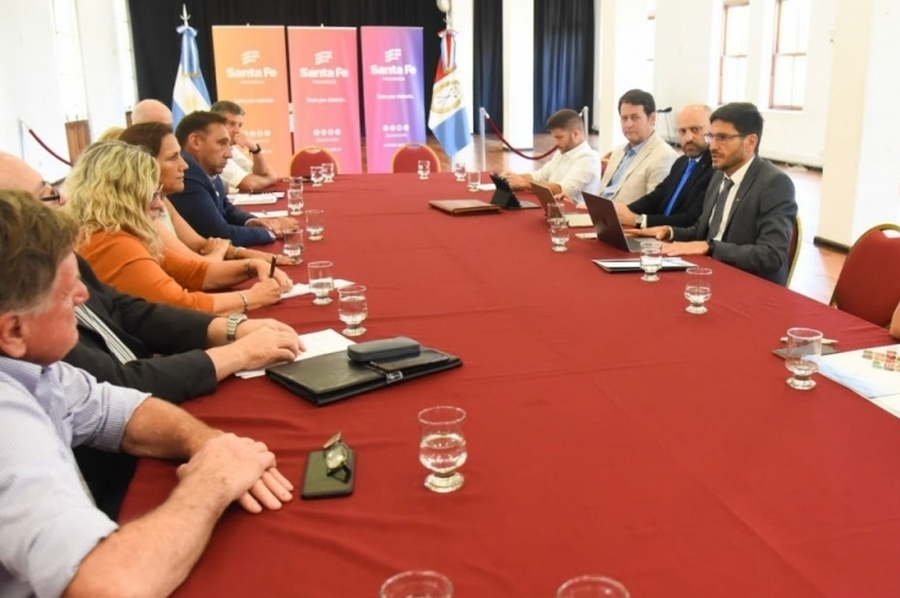 Pullaro se reunió con la Mesa de Enlace provincial