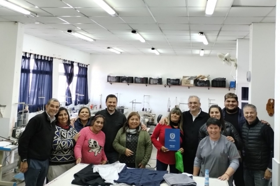Calvo recorrió la Asociación Civil Oreja de Negra del barrio Monseñor Zaspe de Rafaela
