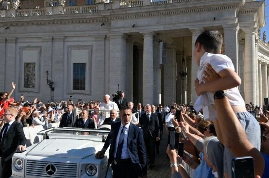 Catequesis del Papa: el Espíritu Santo hace viva y activa la Escritura