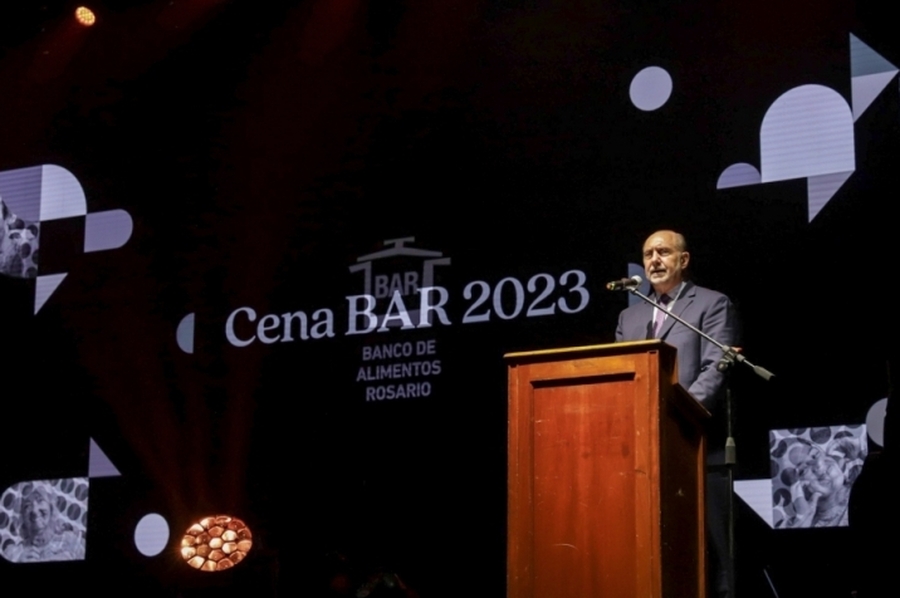 Perotti participó de la cena anual del banco de alimentos de Rosario