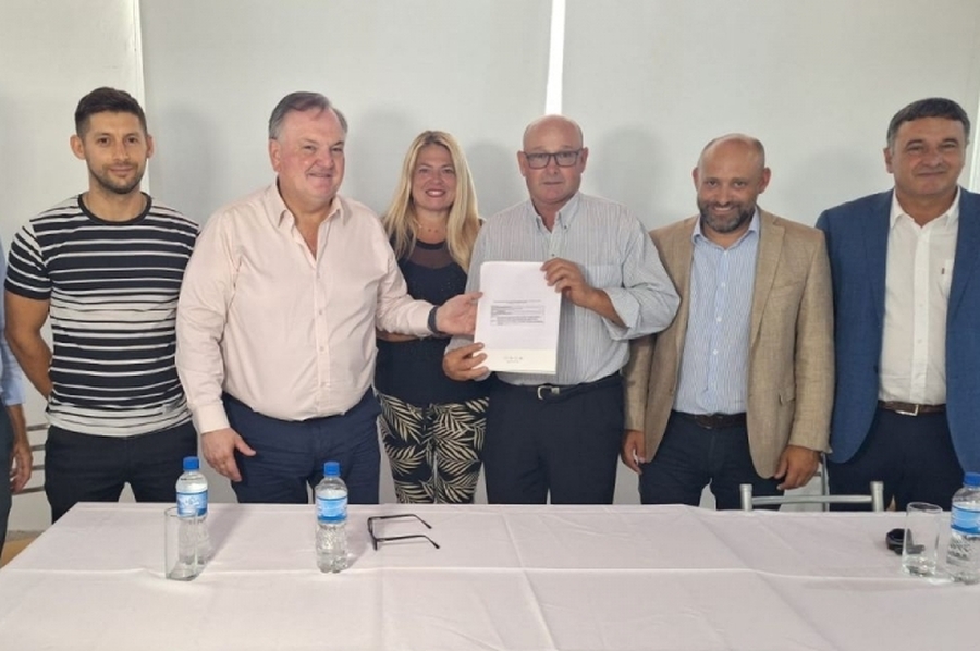 El ministo Puccini y el Senador Michlig entregaron $ 62 millones para un fondo rotatorio en beneficio de productores de Ceres