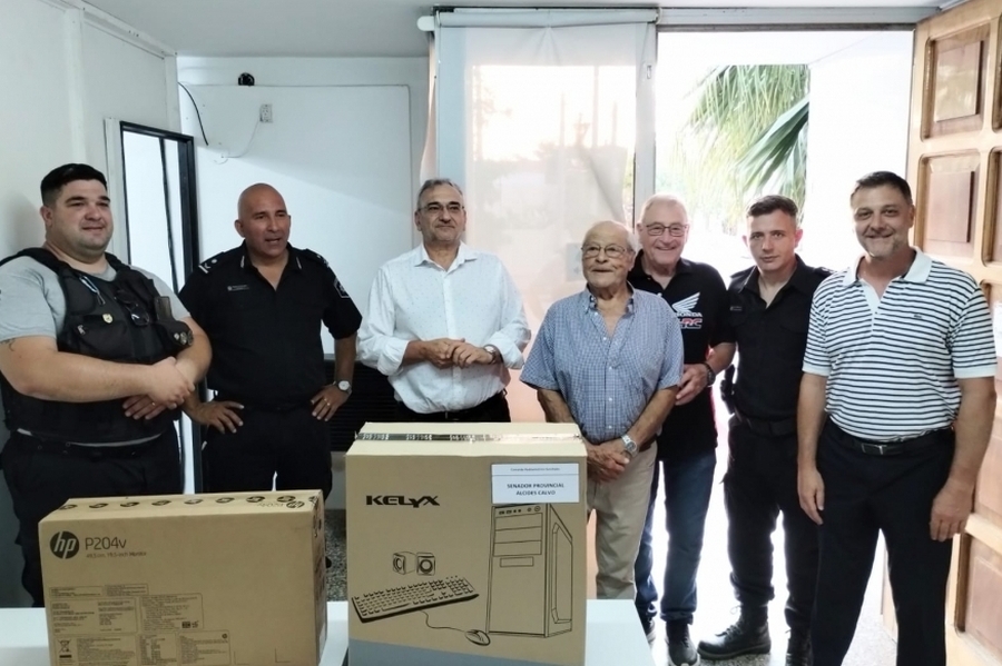 Alcides Calvo visitó el comando radioeléctrico de Sunchales