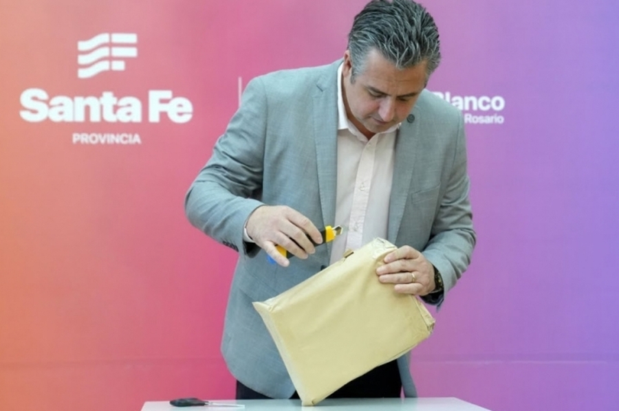 Con una inversión de $ 17.000 millones, Provincia comprará 3.000 pistolas semiautomáticas y 11.800 chalecos antibala