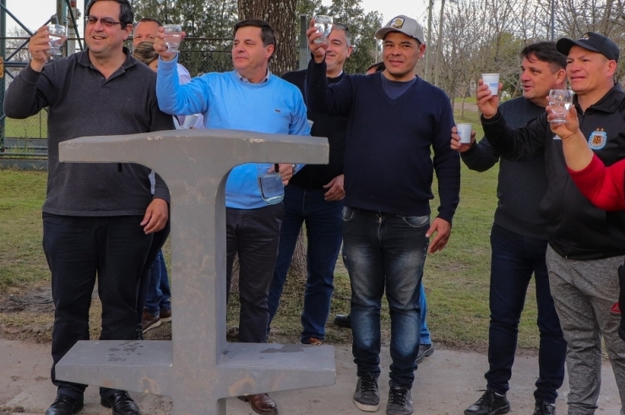 Incorporan a la red de agua potable a 450 vecinos del barrio Zulema