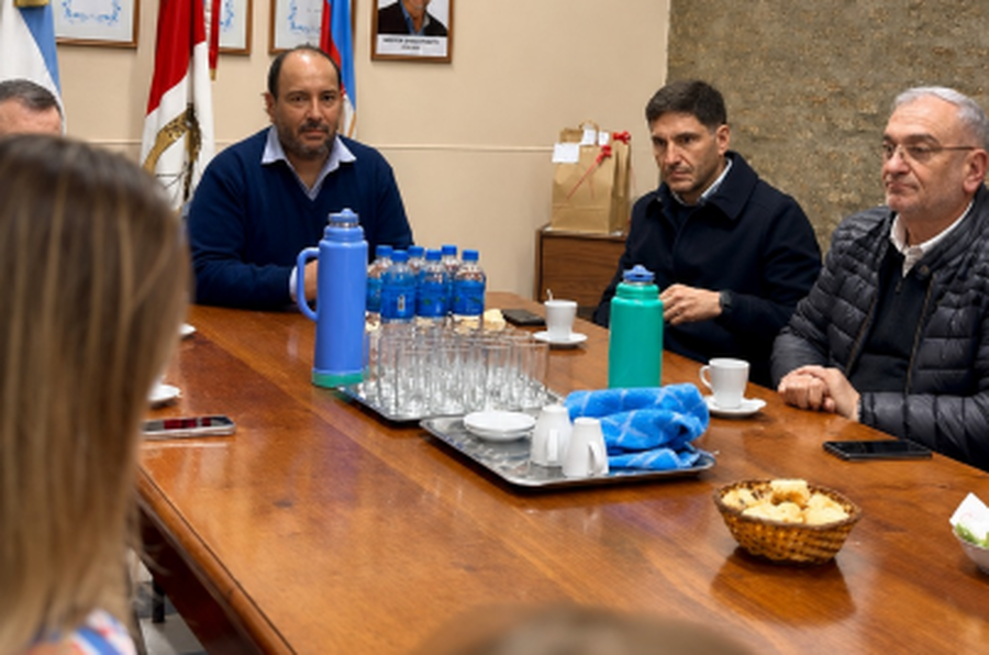Calvo participó de un encuentro de trabajo junto a Pullaro en Angélica