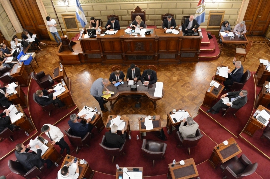 Sesión con tratamiento de importantes proyectos en el Senado de Santa Fe