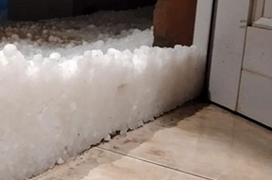 Como una nevada: impresionante granizada en Entre Ríos dejó las calles cubiertas de hielo