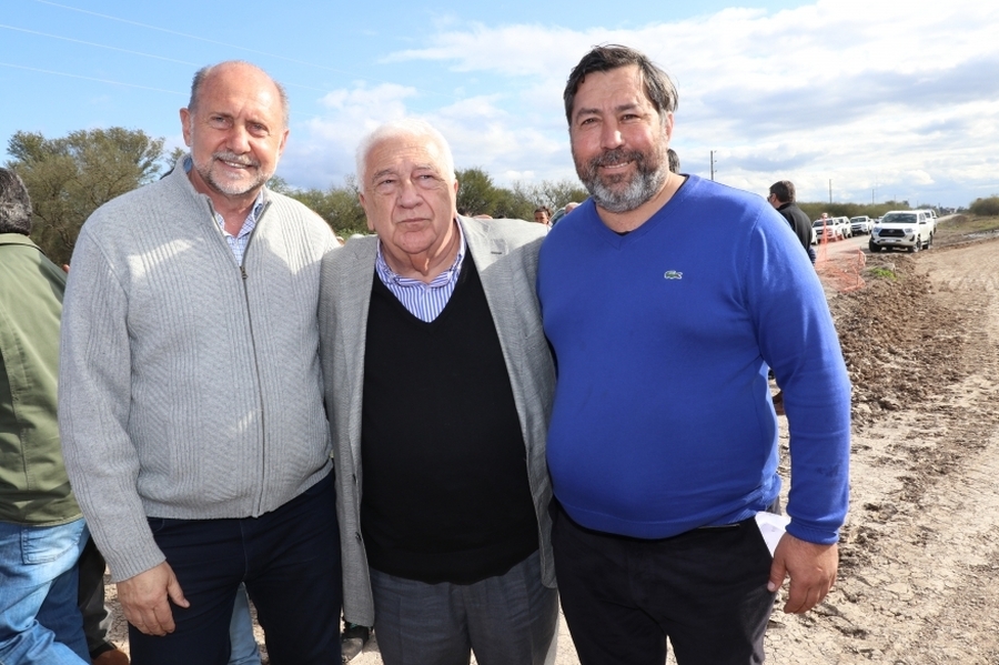 Perotti y Sosa recorrieron las obras de pavimentación de las rutas provinciales N° 3 y 31