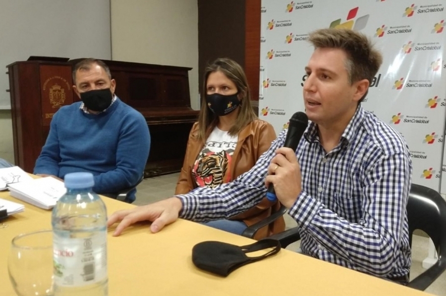 Entrega de FAE a 23 instituciones de San Cristóbal y la región