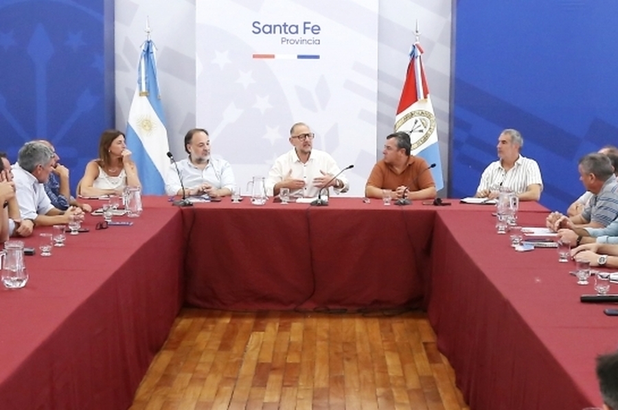 Corach encabezó en Rosario un encuentro con presidentes comunales de distintas regiones de la provincia