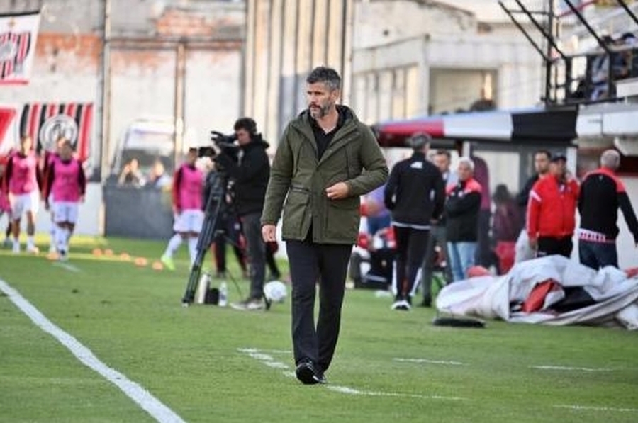 Ariel Pata Pereyra dejó de ser el técnico de Colón