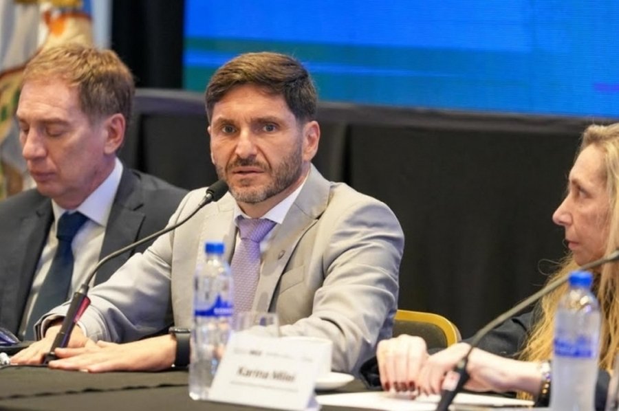 Pullaro: “Voy a pelear para que cada uno de los contenedores que salgan de Argentina, lo hagan por los puertos de Santa Fe”