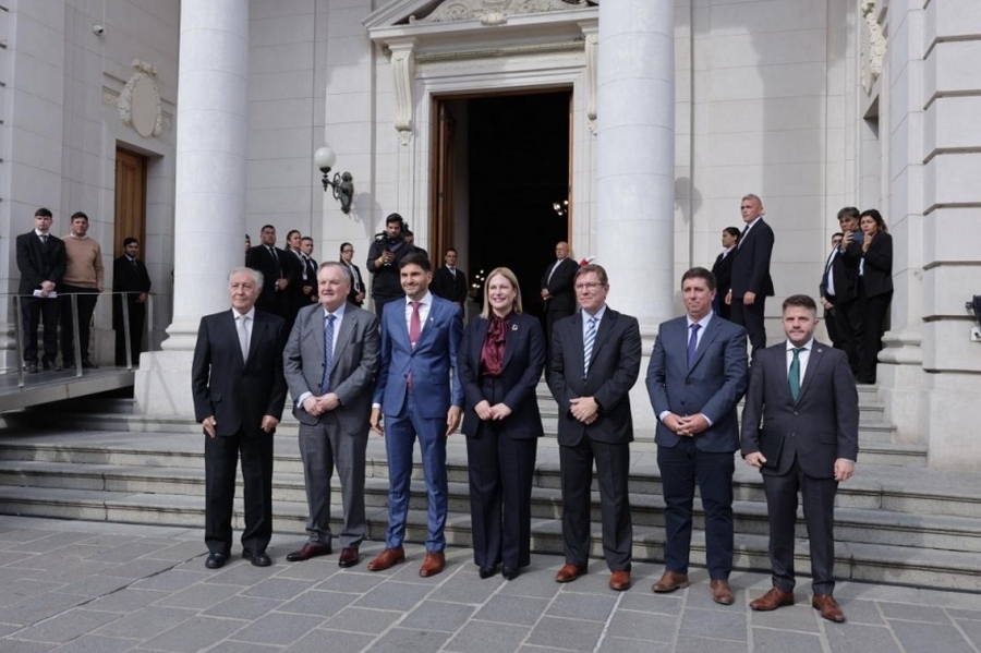 Ante la Asamblea Legislativa, el gobernador brindó su informe anual de gestión