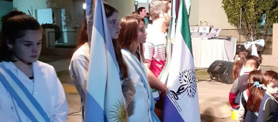 En La Pelada presentaron su bandera