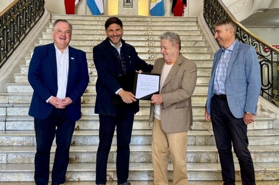 El gobernador Pullaro recibió al expresidente Eduardo Duhalde