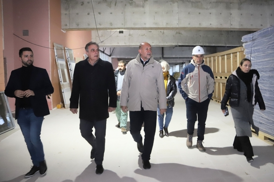 Perotti supervisó el avance de las obras que se realizan en el hospital de Rafaela