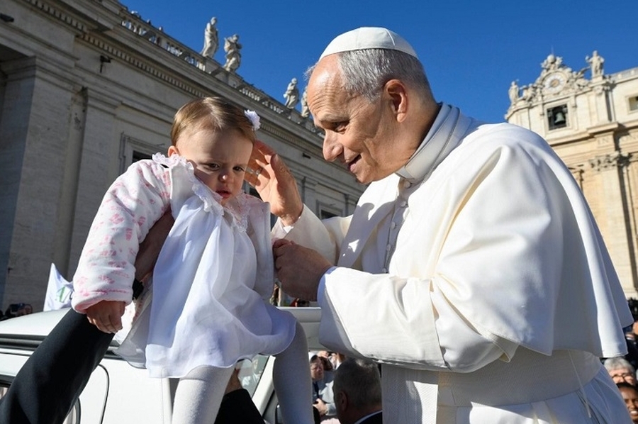 León XIV: La Resurrección cambia el sentido de nuestra vida