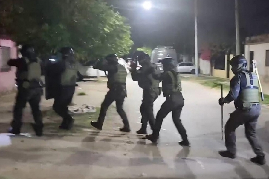 La PDI realizó 12 allanamientos en el marco de la investigación por un homicidio en Barrio Industrial