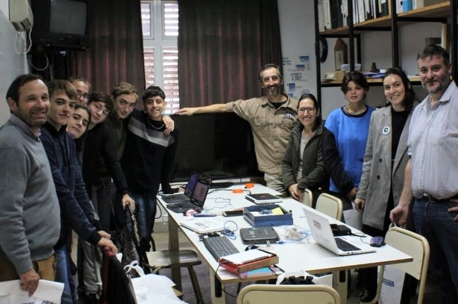 Estudiantes secundarios santafesinos construirán un satélite para la competencia CANSAT Argentina