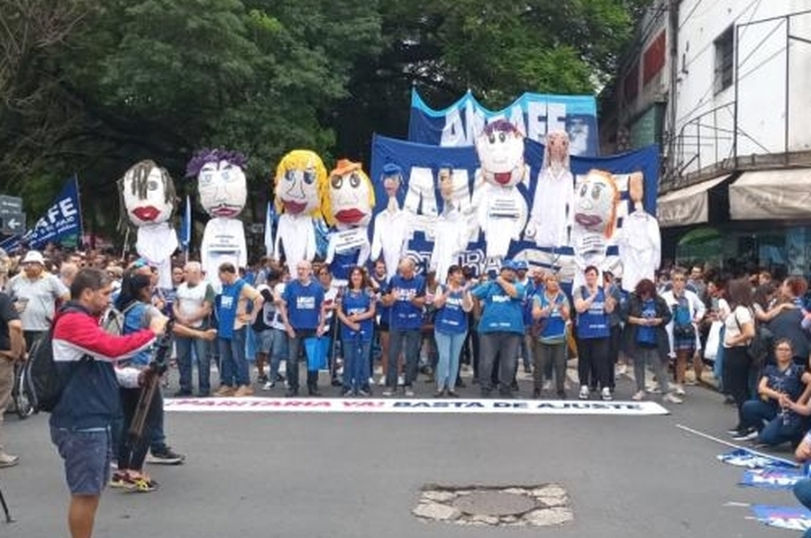 Segundo día de paro docente y abrazo solidario a escuelas jaqueadas por la inseguridad
