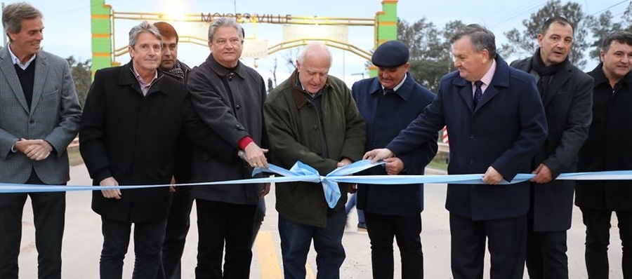 Con la presencia del Gobernador Lifschitz se inauguró la pavimentación de la R.P.Nº 69s Tramo: Moisés Ville-Palacios