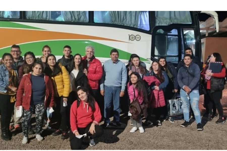 Baucero acompañó el primer viaje de ómnibus de Romang hasta Alejandra en su nuevo horario
