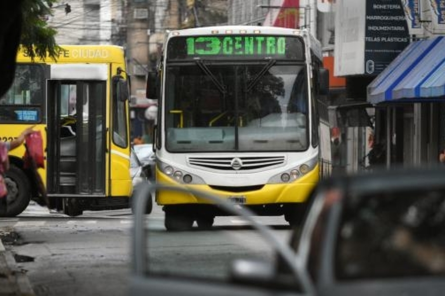 Colectiveros realizan un paro por 48 horas: qué servicios afecta en Santa Fe