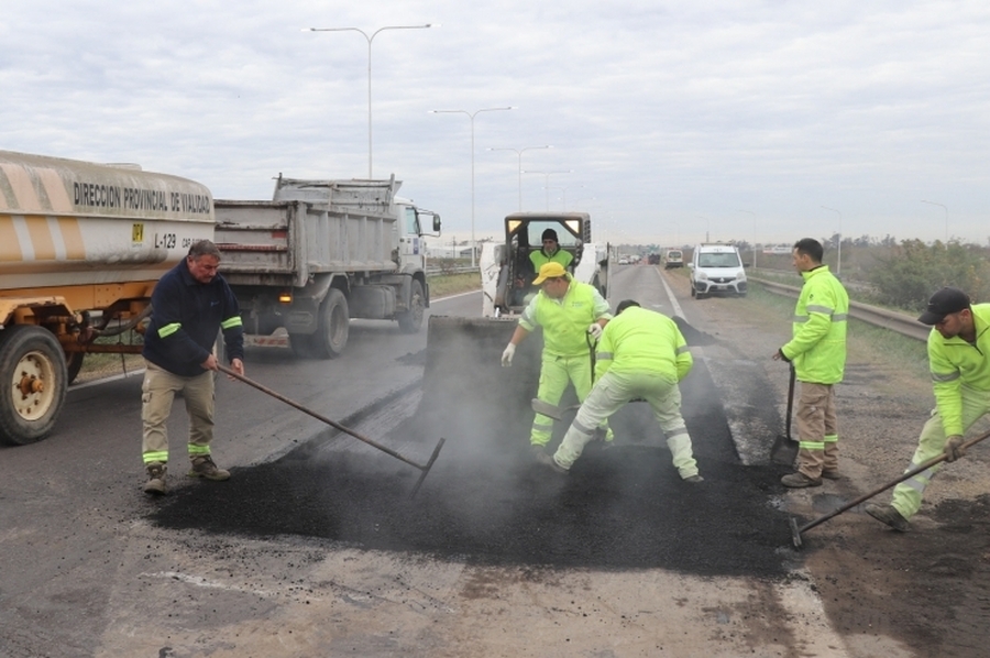 Avanzan las obras de reparación de calzada en distintos tramos de la Autopista Rosario - Santa Fe
