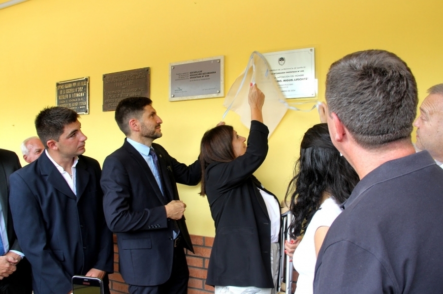 Pullaro en el inicio de clases: “Vamos a construir 1000 aulas en toda la provincia”