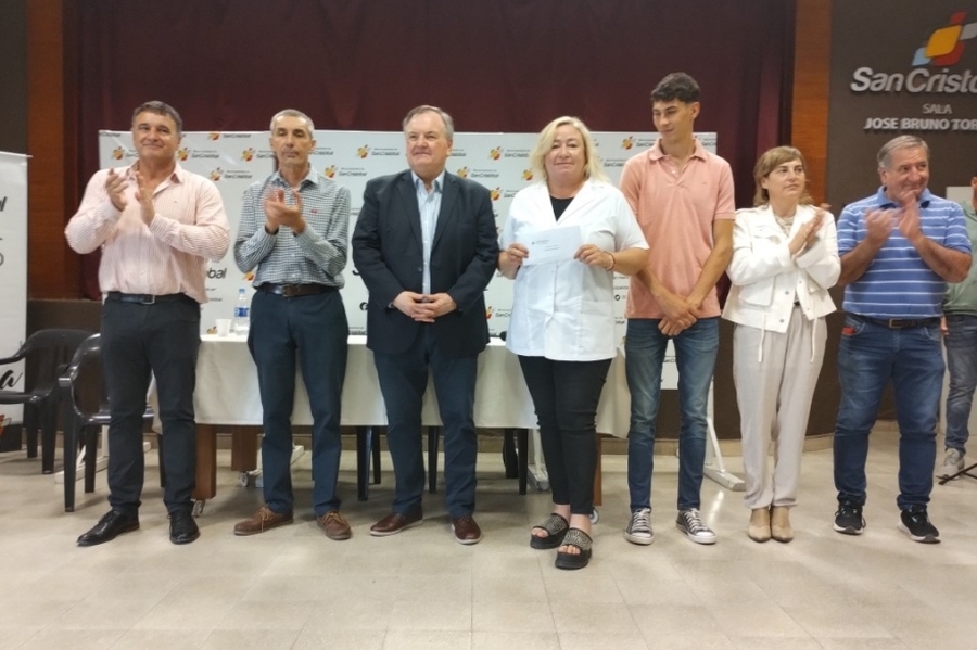 Entrega de Fondos de Asistencia Educativa a 24 Instituciones Educativas de San Cristóbal y Región
